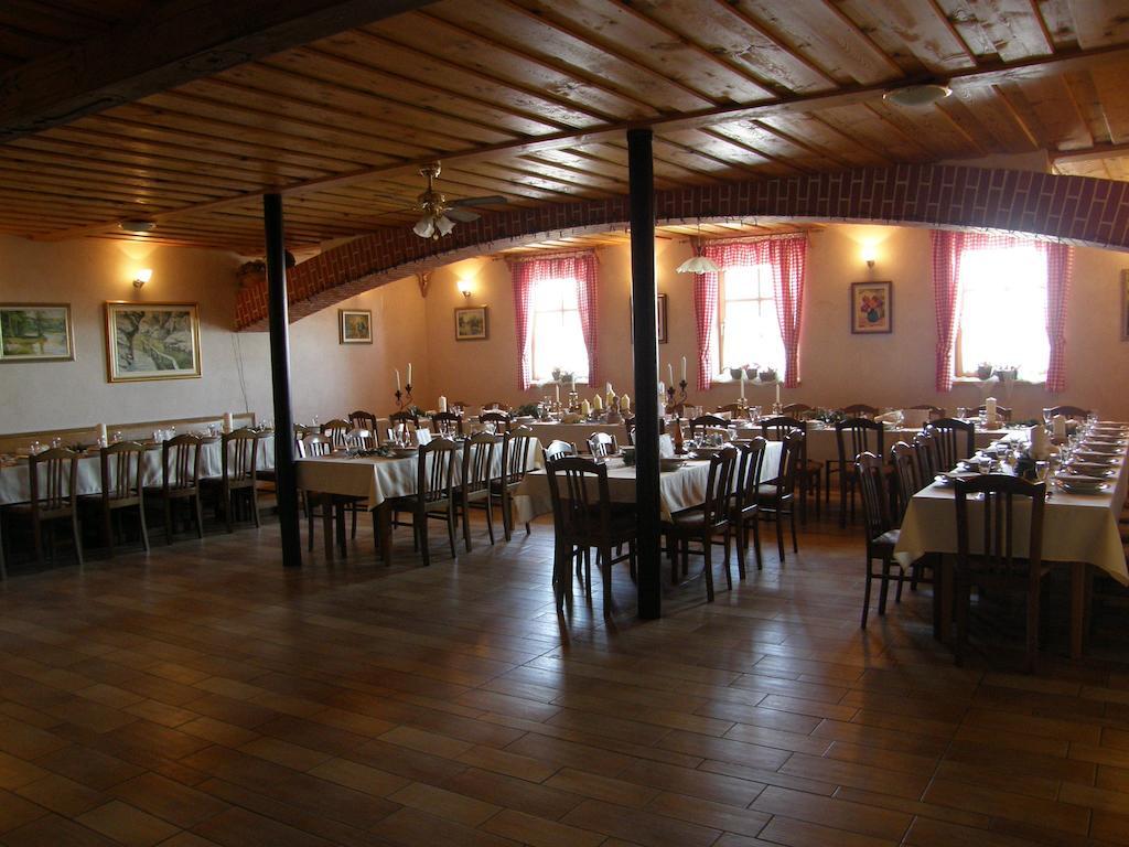 Guesthouse Mocivnik Okroglice Buitenkant foto