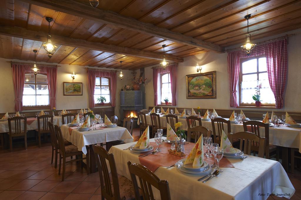Guesthouse Mocivnik Okroglice Buitenkant foto